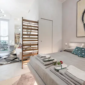 Falcone, 5 - Downtown , Milano İtalya